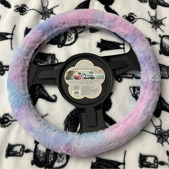 STEERING WHEEL COVER, fluffy multicoloured, universal fit, comfort grip. BNWT. - Picture 2 of 4